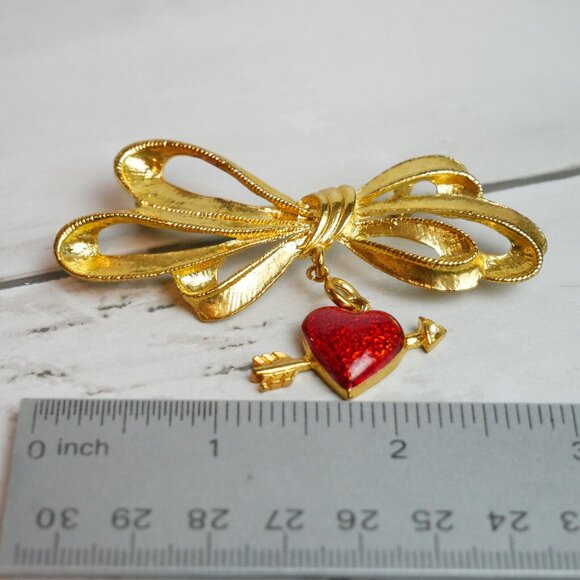 Phister Ent 1996 Ribbon Red Enamel Dangle Heart Brooch Valentine's Day Gold Tone - Picture 7 of 7